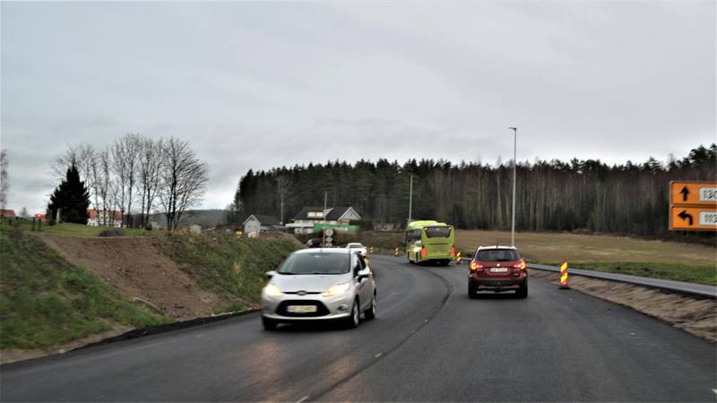 – Veien er klar, nytt kjøremønster ved Borge gravlund blir permanent, sier byggeleder Hameed Ahmadi i Viken fylkeskommune.