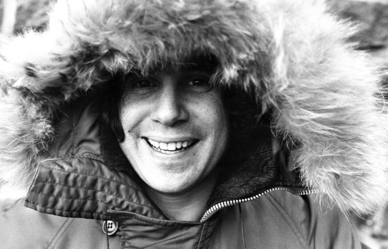 Paul Simon fra fotoopptaket til omslaget på sitt soloalbum fra 1972. Men her smiler han. 
