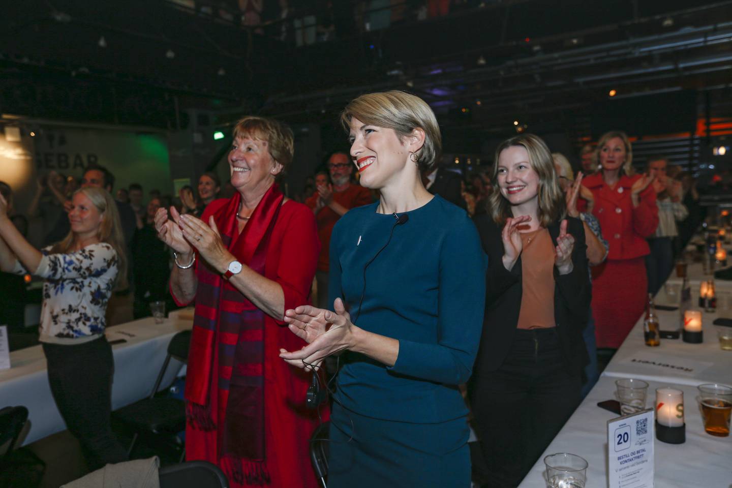 Marianne Borgen og Kari Elisabeth Kaski under SVs valgvake på Rockefeller ved stortingsvalget 2021.