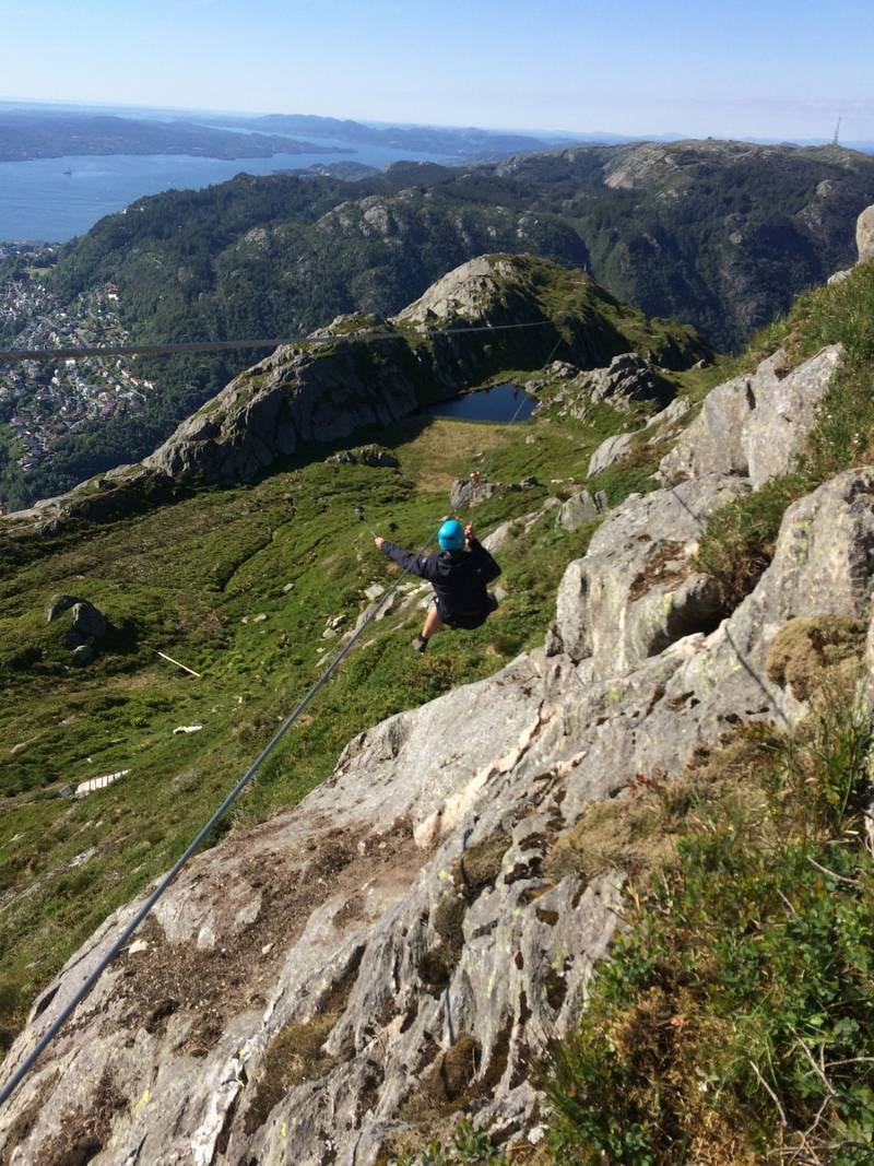 Tør du prøve Norges raskeste zipline fra Ulriken i Bergen?