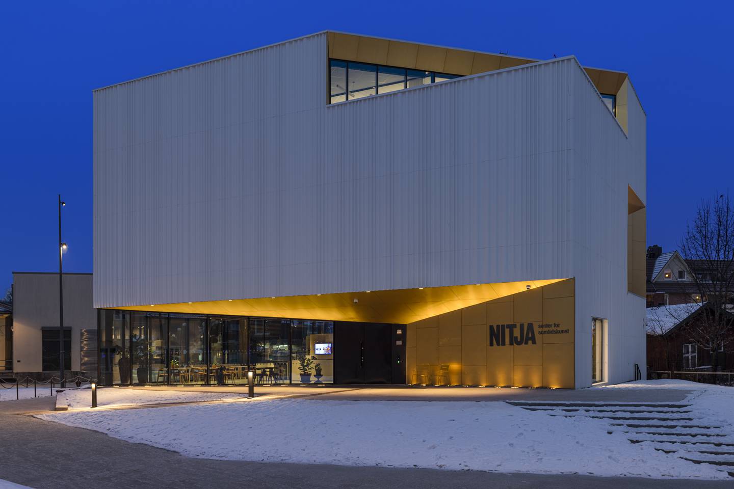 Haugen/Zohar Arkitekter har gitt Nitja senter for samtidskunst spennende og varierte fasader.