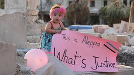 Filmanmeldelse «For Sama»: Et nært portrett av Aleppos sønderbombede hjerte