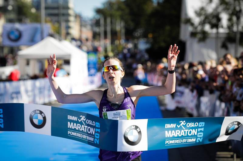 Annie Bersagel fra USA og Tjalve var raskest på kvinnenes halvmaraton