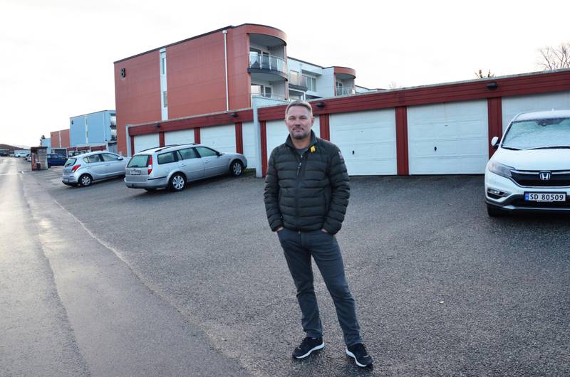 Hauabakken borettslag i Sandnes med 120 boenheter har 60 parkeringsplasser i garasje, og 60 utendørs. Foto: Arne Birkemo