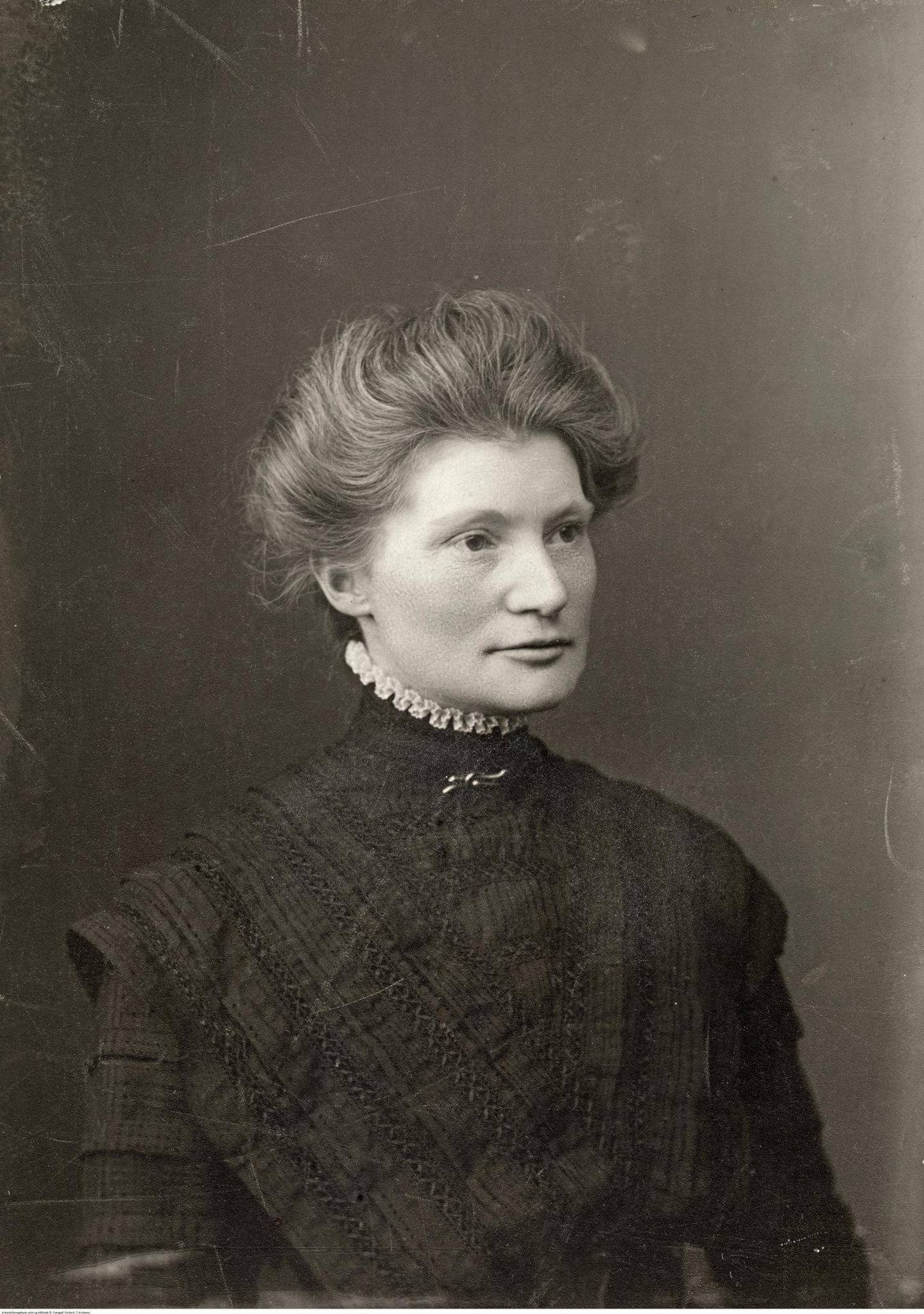 Martha Tynæs var første kvinne til å ta ordet i bystyret etter at kvinner var valgt inn etter kommunestyrevalget i 1901. I 1972 fikk hun veien Martha Tynes’ vei i bydel Stovner.