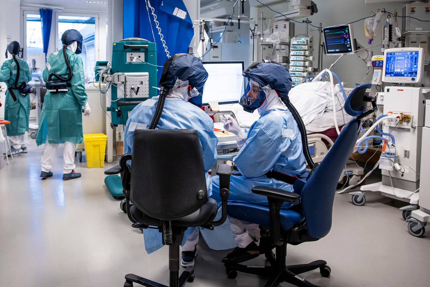 Oslo 20201127
Behandling av pasienter med Covid-19 på intensivavdeling på Oslo Universitetssykehus Rikshospitalet
Foto: Jil Yngland / NTB