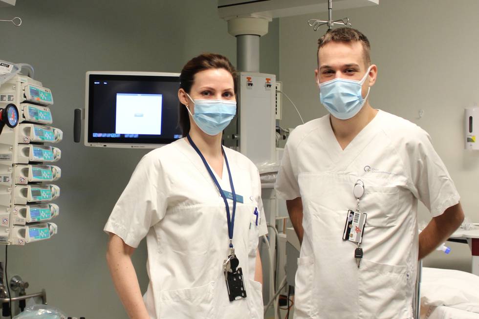 Runa Austad Haug og Peder Martinsen, nyutdannede intensivsykepleiere på Rikshospitalet.