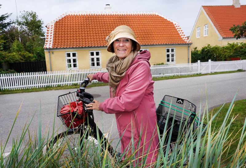 Bli med en bild sykkelguide, som Hanne Aavang, som kan fortelle seg om alle de hemmelighetene som suser i sivet og rumler i rosehekkene i Skagen. ALLE FOTO: CHRISTINE BAGLO
