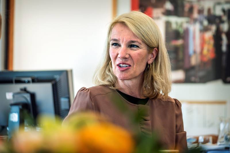 Ordfører Christine Sagen Helgø sier at flertallspartiene ser framover og at de har kalt sitt budsjettforslag «på vei mot nye Stavanger». Foto: Roy Storvik
