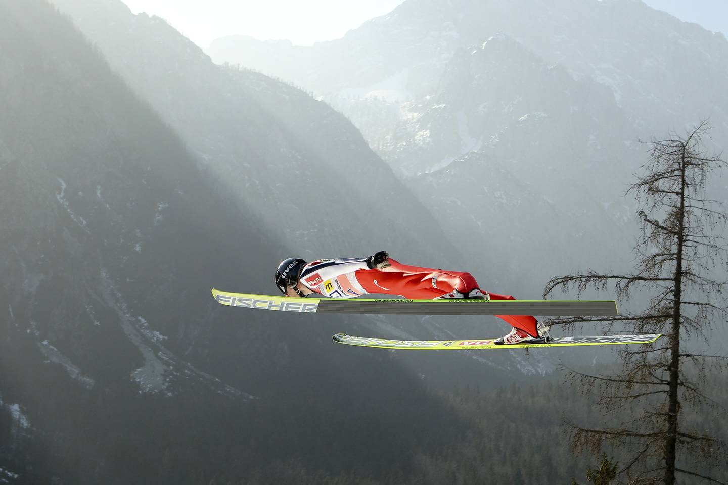 Bjørn Einar Romøren satte verdensrekord i skiflyging med 239 meter i Planica i Slovenia i 2005. Her fra en lagkonkurranse i samme bakke i 2012.