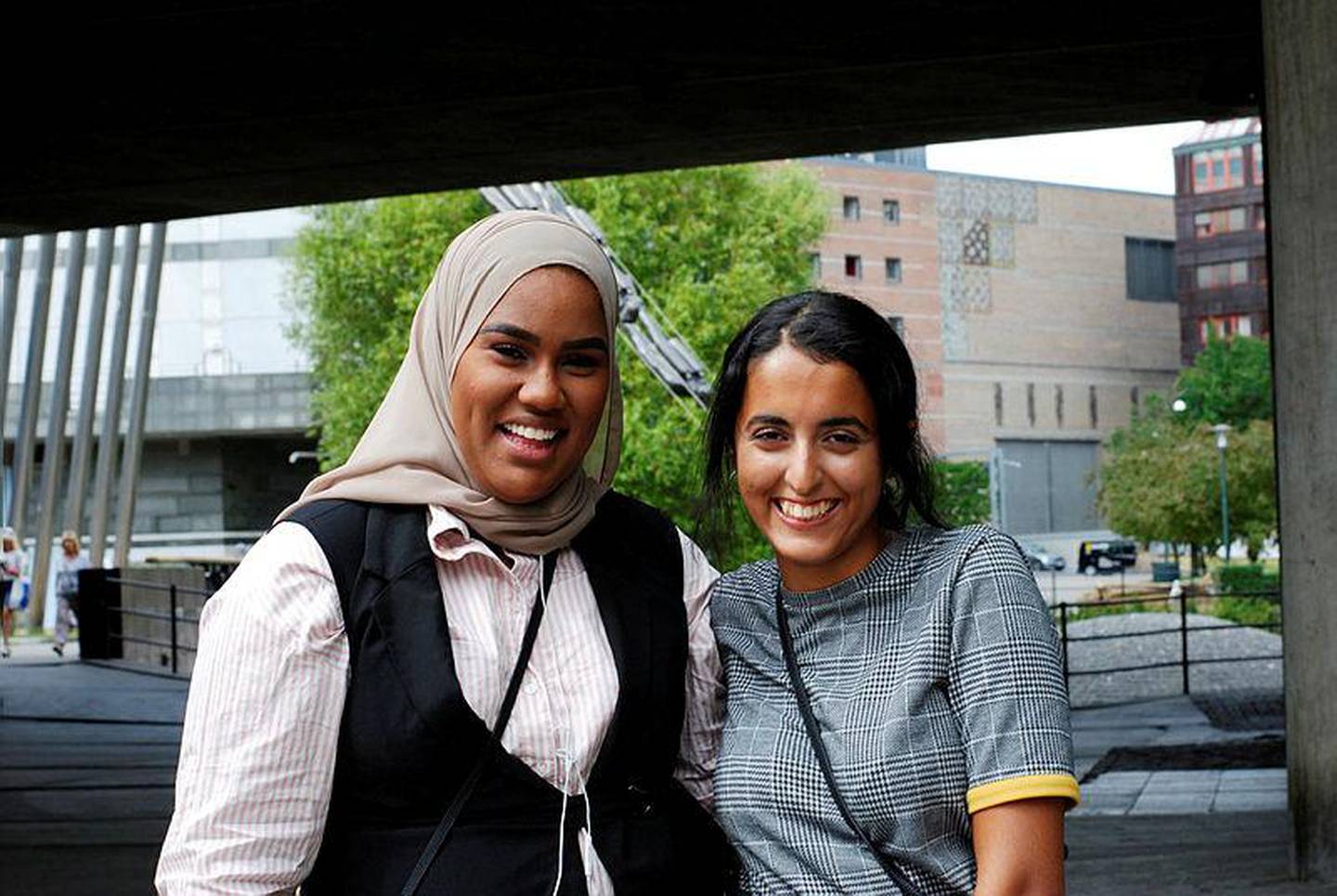 Kamaria Hussein og Fatima Al-Hemdany.