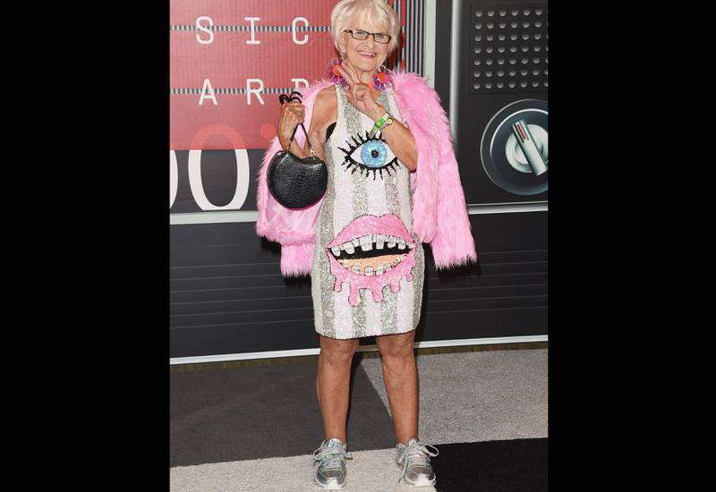 Instagramsensasjonen Baddie Winkle (87) på MTV Video Music Awards i L.A.