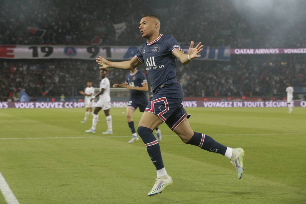 Kylian Mbappé scoret tre ganger mot Metz. Foto: Michel Spingler / AP / NTB