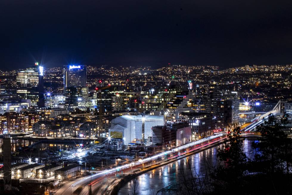 Oslo 20220128. 
Kveldsbelysning over deler av Oslo by.
Foto: Javad Parsa / NTB