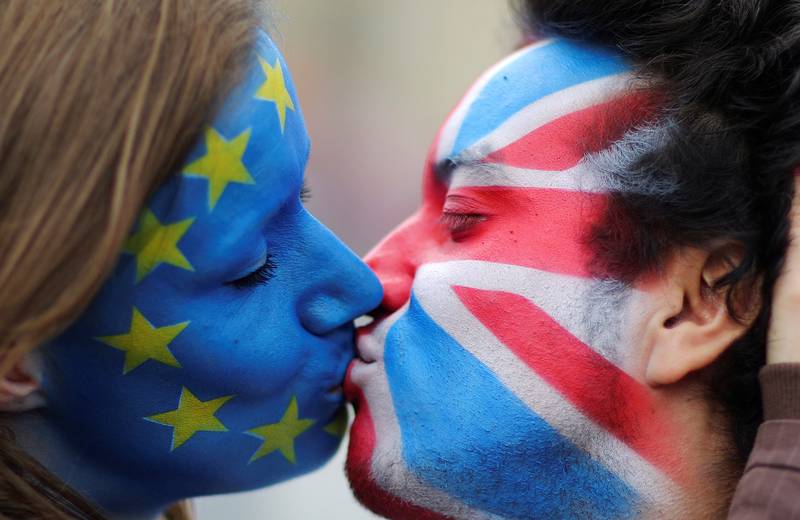 Torsdag stemmer britene for fortsatt forhold med EU eller ei.