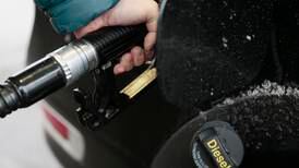 Analytiker tror diesel kan forbli dyrere enn bensin lenge