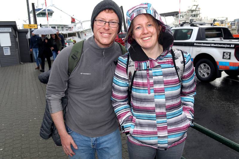 Ian Smith fra Skottland og Beth Moore fra England tilbringer noen dager på hotell mens de er i Stavanger. De er i Norge for første gang. Foto: Arne Birkemo