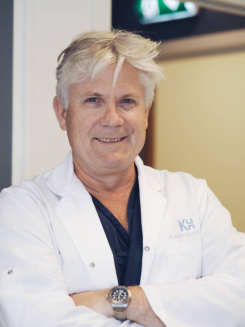 Dr. Lars Haukeland hos Klinikk Haukeland for plastisk- og kosmetisk kirurgi.