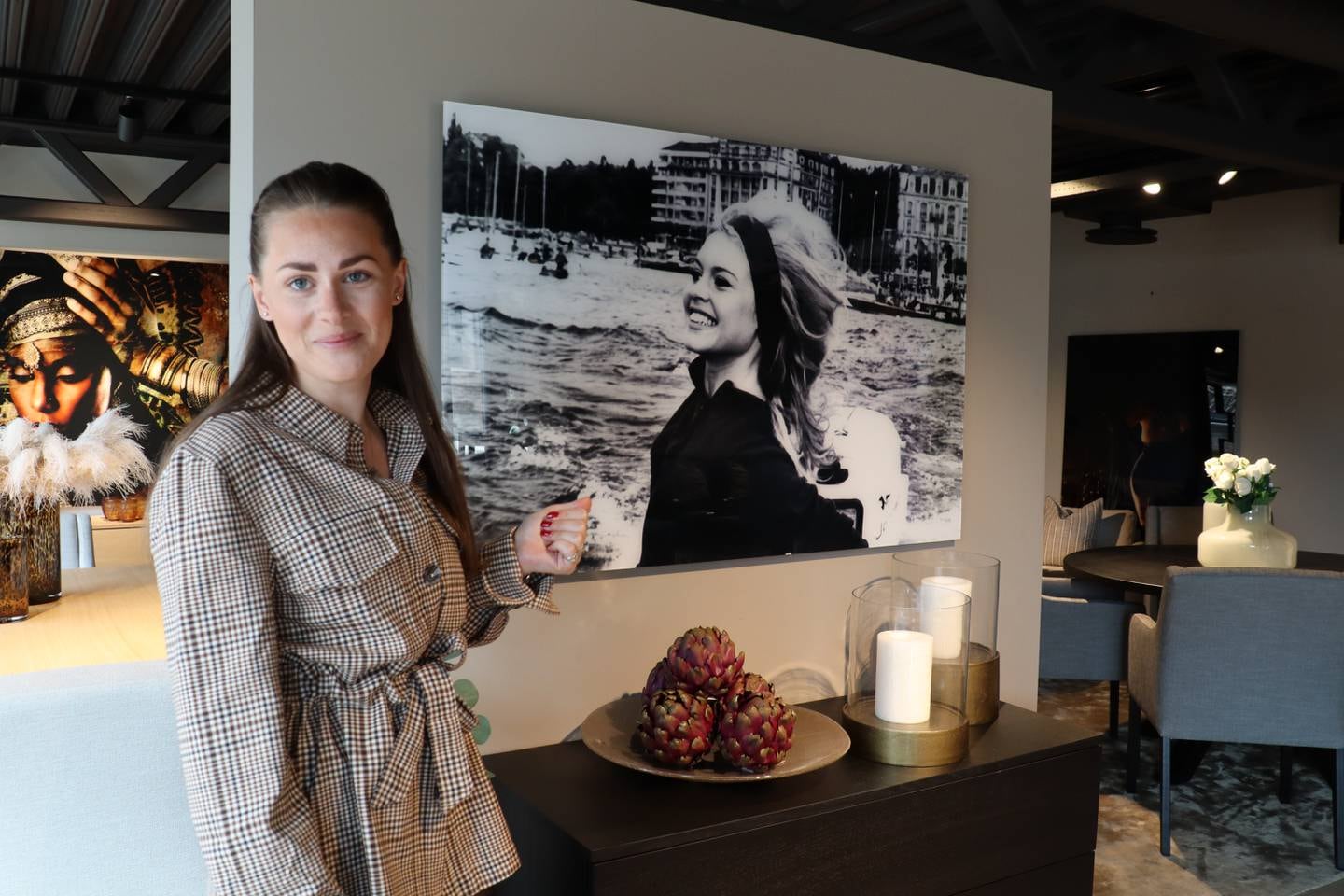 Emma Christina Thorsen i Meadow Home forteller at bilder av legendariske kjendiser  er populære å ha på veggene.