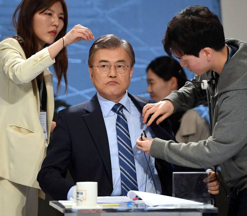Presidentkandidat Moon Jae-in sies å ligge godt an i Sør-Koreas valg i dag. 