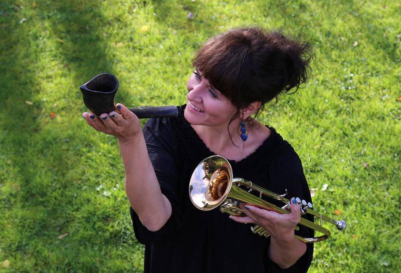 Hildegunn Øiseth, trompetist og bukkehornist. Foto: Vuelie.no