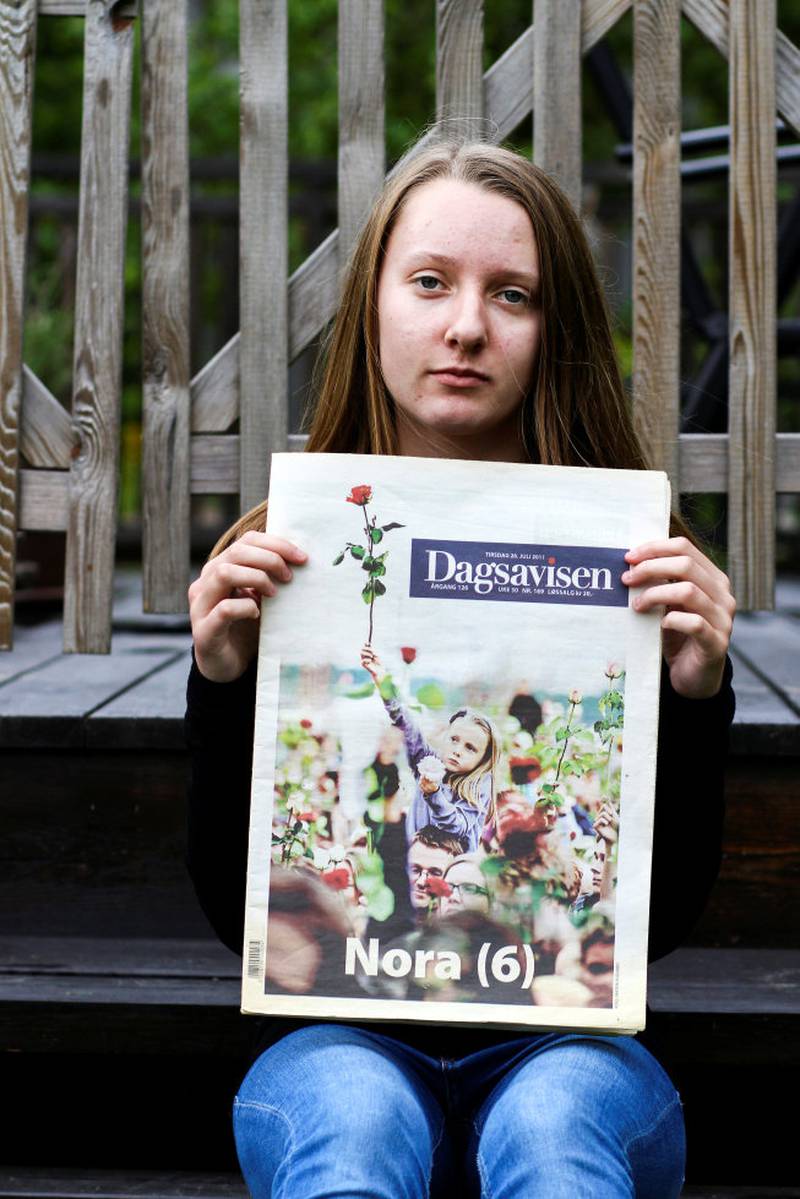 NORA: Nora Utvik (12) var en av de flere hundre tusen som deltok i rosetoget i Oslo etter 22. juli, og havnet på Dagsavisens forside for seks år siden. Hun kan ikke huske å ha lært om terrorangrepene på skolen siden. 