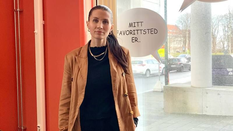 Linn Håland er daglig leder for Stavanger Kvinnesenter. Nå er de i gang med et bokprosjekt med innvandrerkvinner.