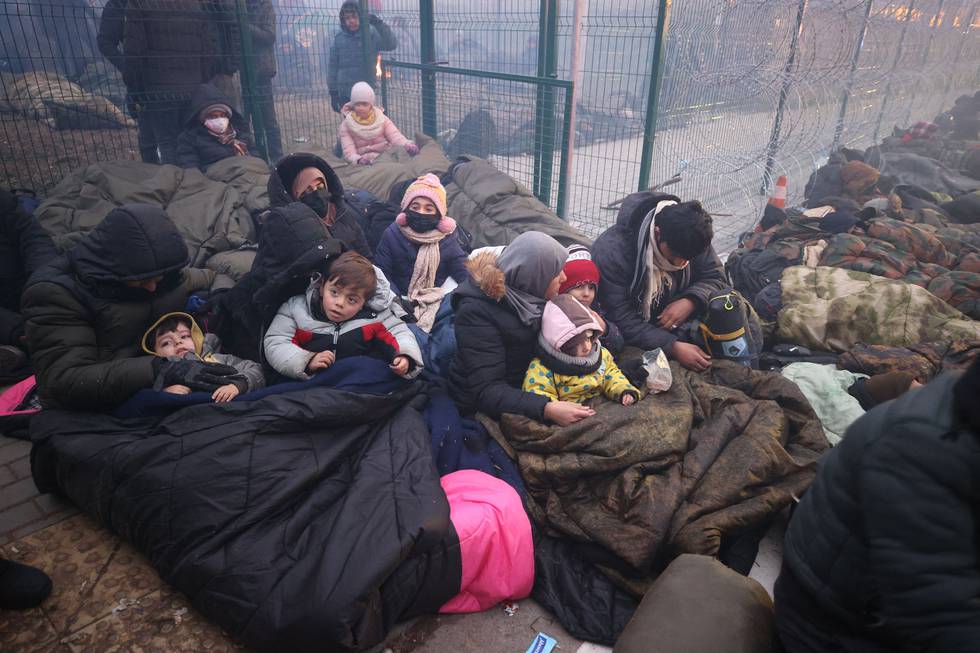 Migranter har satt opp leir ved Bruzgi-grenseovergangen på grensa mellom Hviterussland og Polen. De siste månedene har flere tusen migranter krysset, eller forsøkt å krysse, inn i EU.