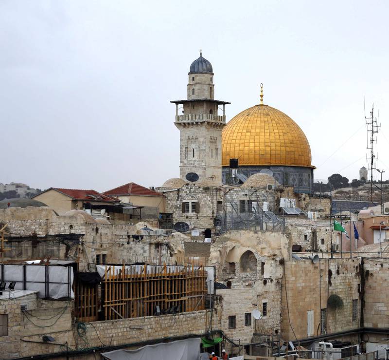stridens kjerne: Klippedomen ligger på området til Al-Aqsa-moskeen, som er Islams tredje helligste sted. Moskeen er også regnet som hellig i jødedommen. FOTO: AHMAD GHARABLI/AFP