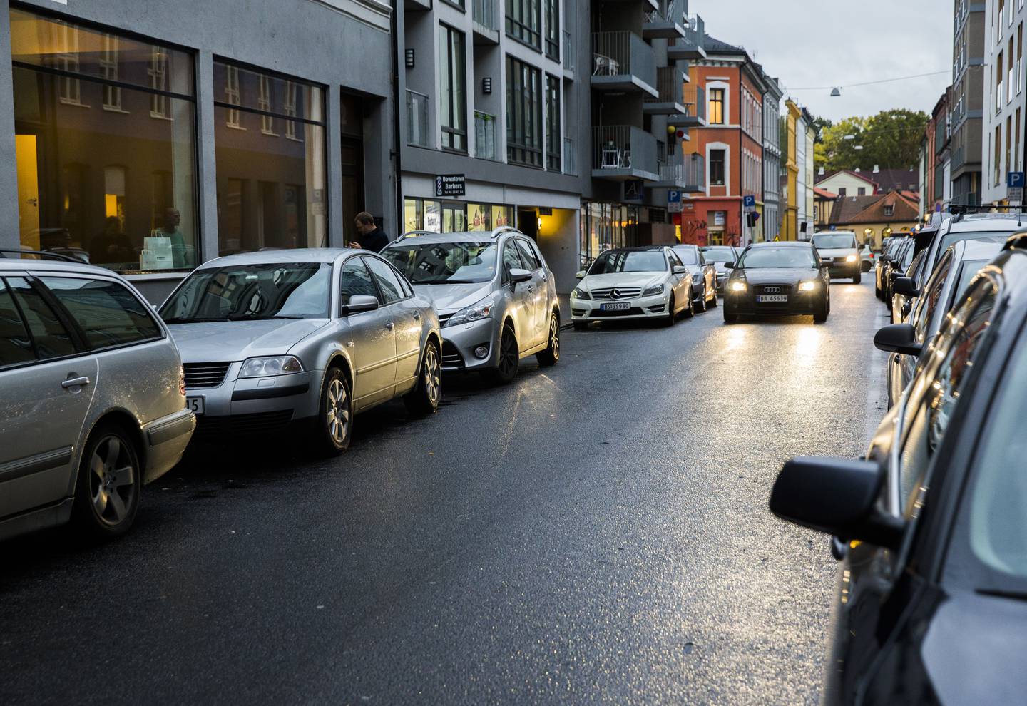 En gjennomsnittlig bil står parkert i opp mot 97 prosent av tida, ifølge flere undersøkelser. Også dette er et argument mot privatbilen i Oslo, mener byråd Sirin Hellvin Stav.