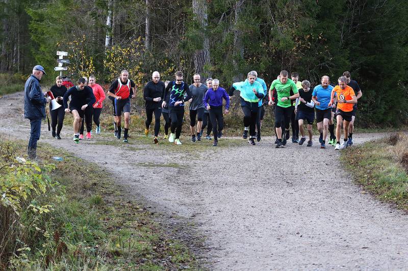 24 løpere, bare tre av dem kvinner, stilte til start i årets 20. og siste utgave av Borredalen Rundt.