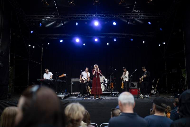 Ingebjørg Bratland synger for et reinvått Over Oslo-publikum