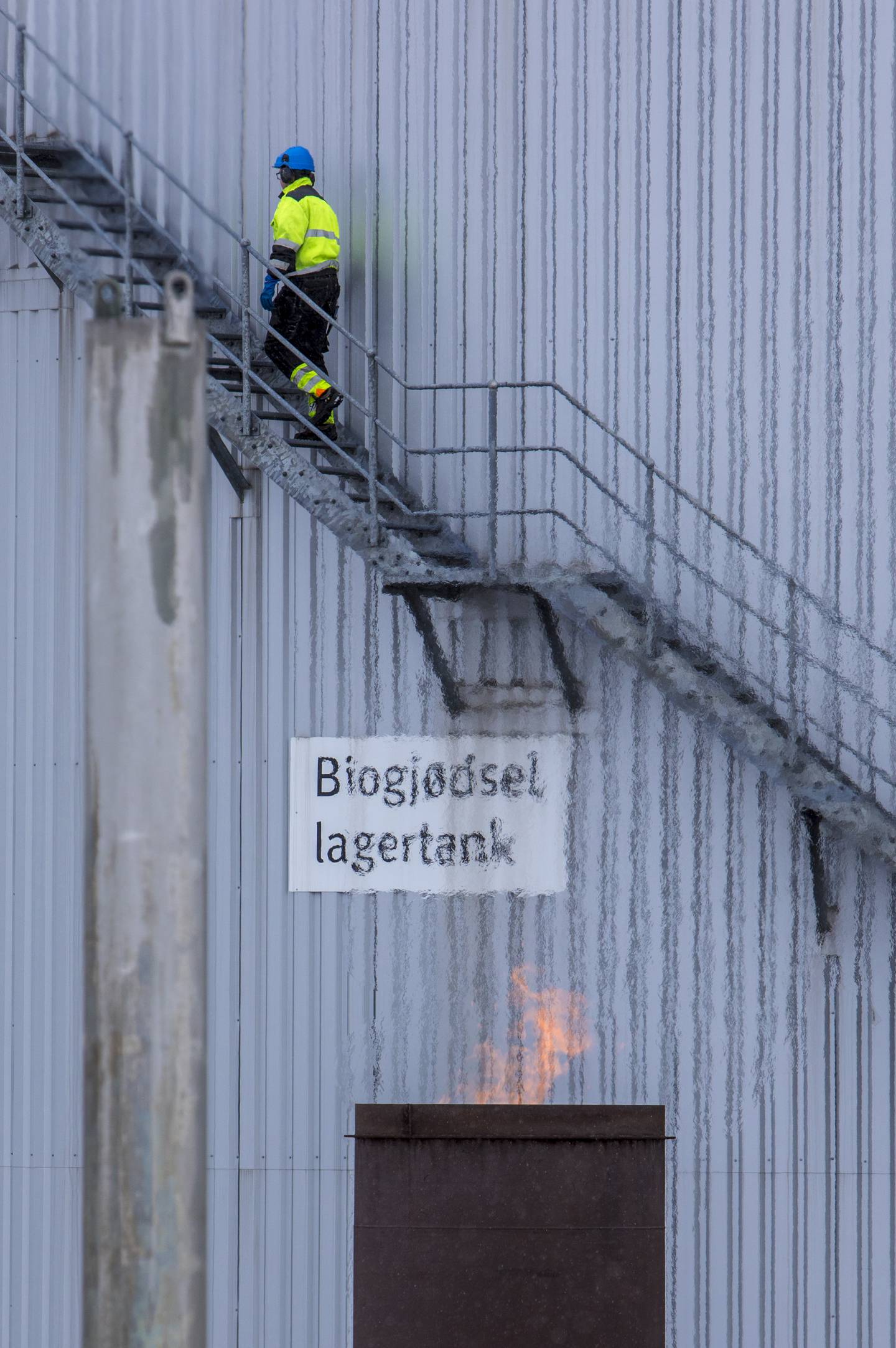Oslo kommunes biogassanlegg i Nes på Romerike har i utgangspunktet kapasitet til å håndtere 5000 tonn matavfall i året. I år ligger de an til å faktisk få inn 16. Mye av gassen som produseres ender opp med å fakles på stedet.