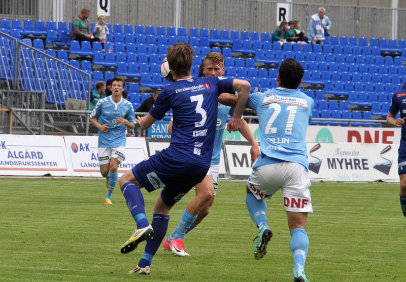 Både Kjell Rune Sellin (ryggen i mot) og Kent Håvard Eriksen scoret da Sandnes Ulf vant 2-0 mot Ranheim.
