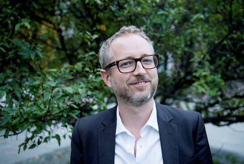 SVs Bård Vegar Solhjell forteller at NRKs økonomi, og sportsrettigheter, har vært viktig for SV. FOTO: HELLE GANNESTAD