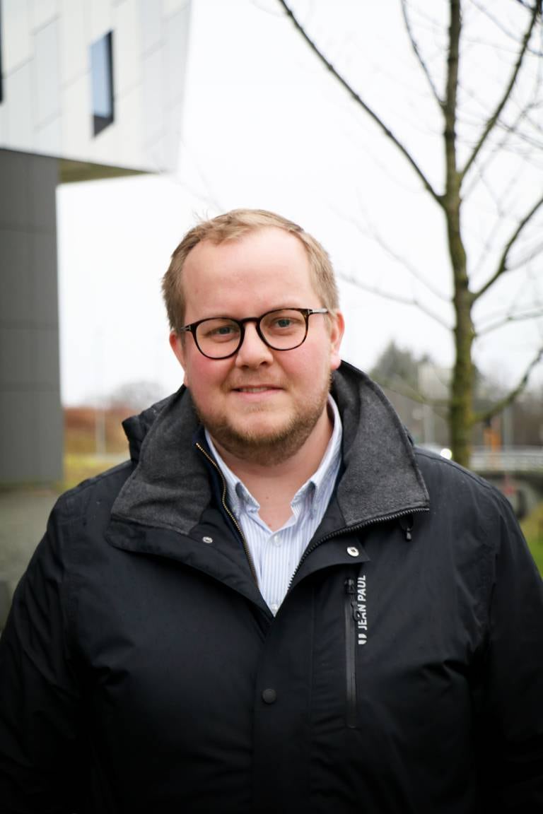 SV-politiker og leder i utvalg for oppvekst og utdanning, Eirik Faret Sakariassen, forteller at han er stolt av Stavangerbarnehagen.
