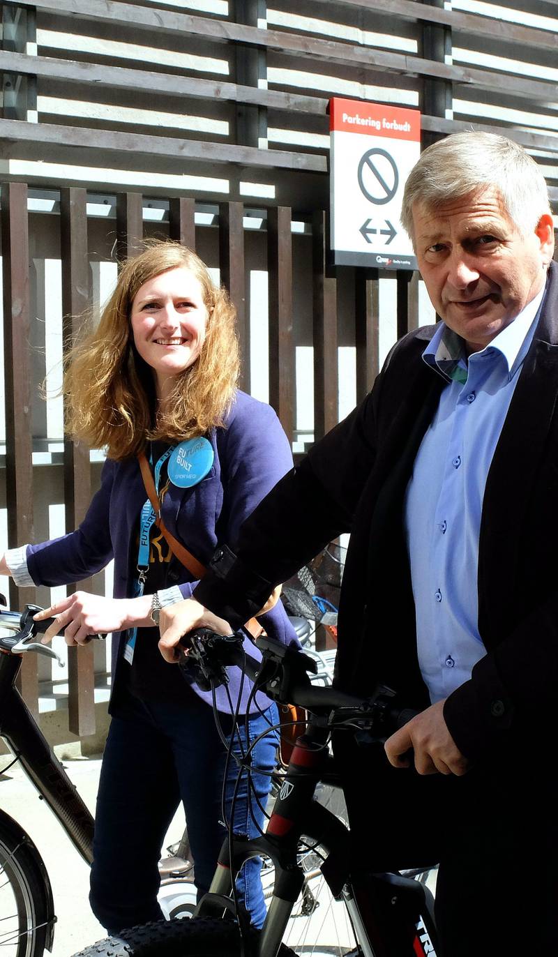 Samferdselsplanlegger Elisabeth von Enzberg-Viker i Drammen kommune er et viktig kort i å få satt ordfører Tore O. Hansens nye sykkelambisjon ut i livet. FOTO: KATRINE STRØM