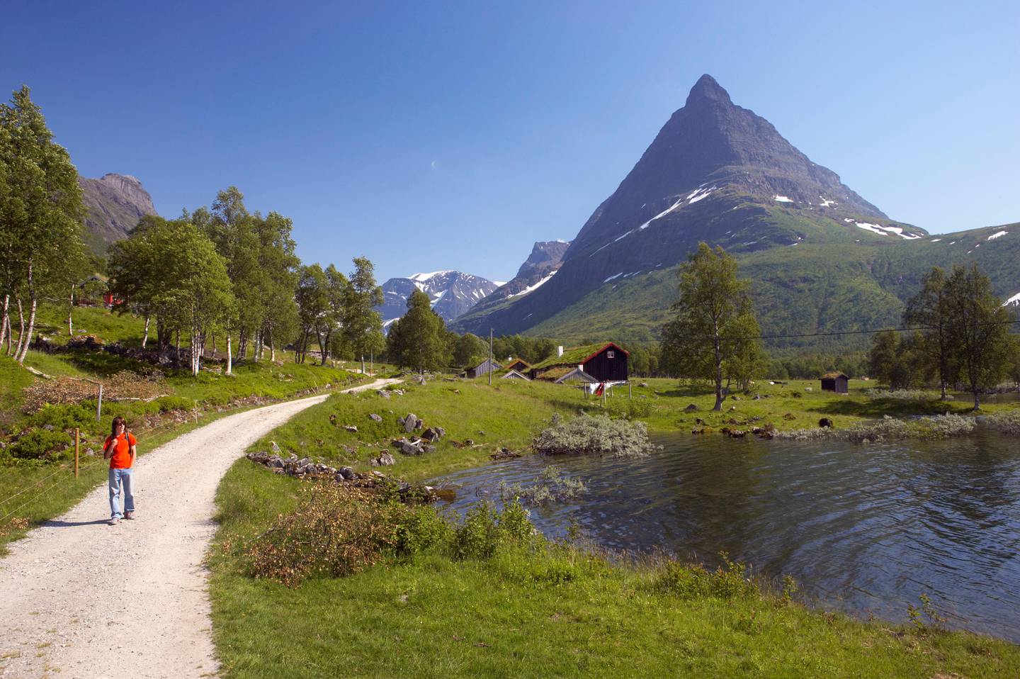 INNERDALEN: Innerdalen er blitt kalt Norges vakreste fjelldal, og området har mange familievennlige turmuligheter.
Foto:  Tore Wuttudal / NTB scanpix