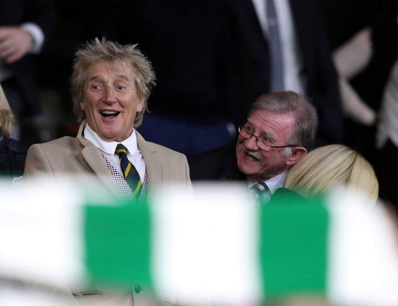 Rod Stewart i sitt ess, på Celtic Park i Glasgow under kampen mot Rosenborg for to uker siden.