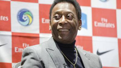 Pelé innlagt på sykehus