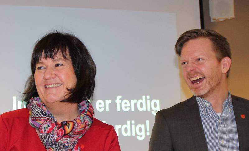 Ryggeordfører Inger-Lise Skartlien og mosseordfører Tage Pettersen gleder seg til å se resultatet.  FOTO: MARTIN NÆSS KRISTIANSEN