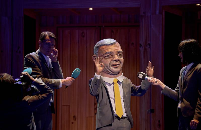 En rekke kjente politikerfjes dukker opp i den ferske musikalen. FOTO: MIMSY MØLLER