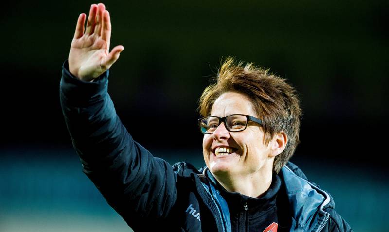 Monica Knudsen har fire seriemesterskap og tre cuptitler som trener med LSK Kvinner. 
