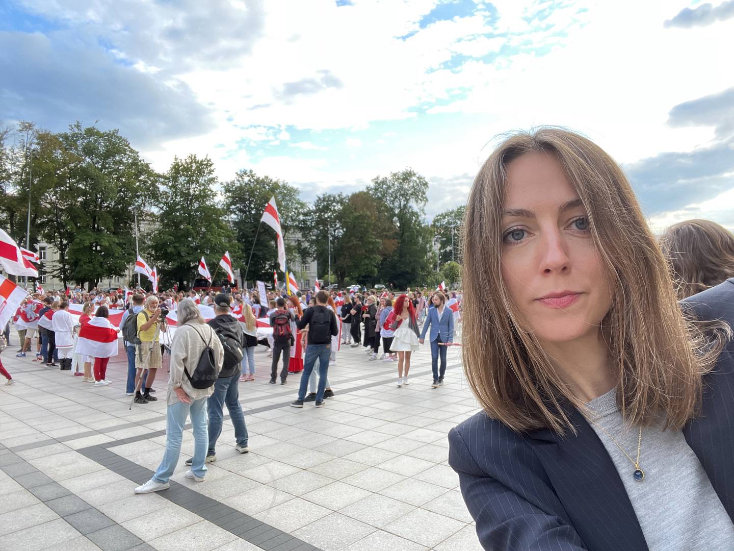 Darya Shut har vært med på mange demonstrasjoner mot Lukasjenko-regimet. Her er hun i Vilnius i Lituaen.