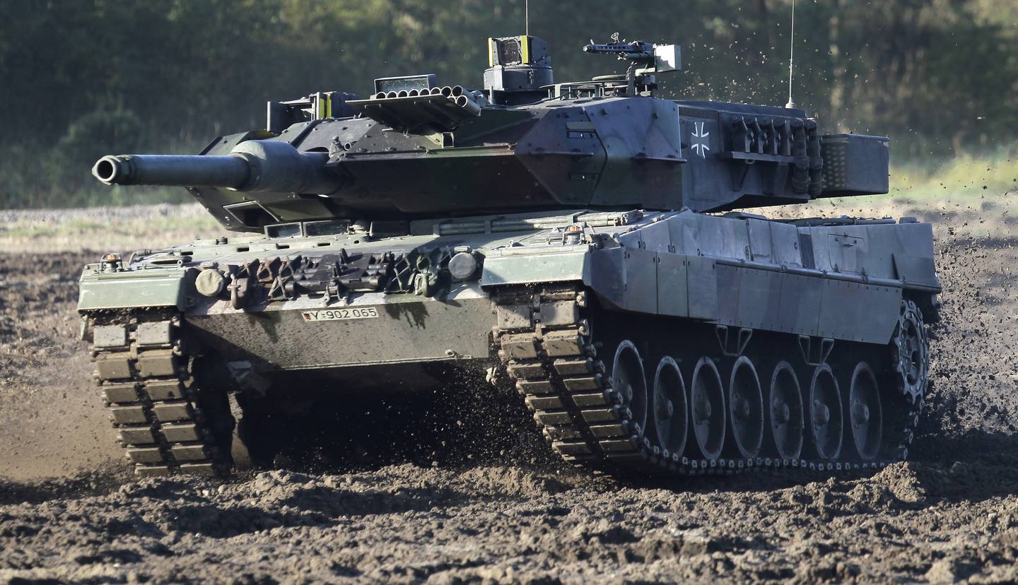 Tyskproduserte Leopard-stridsvogner står øverst på den ukrainske ønskelista, men det har vært en komplisert politisk prosess for å få tak i dem.