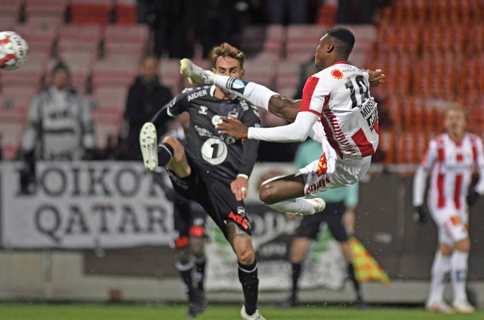 Ebiye Moses scoret med en flott volley i kampen mot Odd onsdag.
Foto: Rune Stoltz Bertinussen / NTB