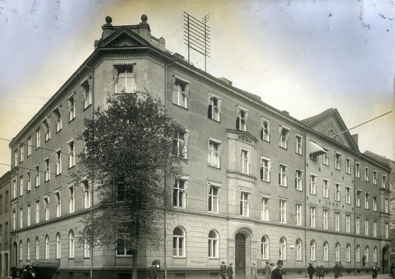 Det store kommunale kontorbygget i Dittenkomplekset i Akersgata 55 i 1905. Her var Oslo pensjonsinnretning samlokalisert med blant annet Fattigvesenet, Overformynderiet og Kemneren.