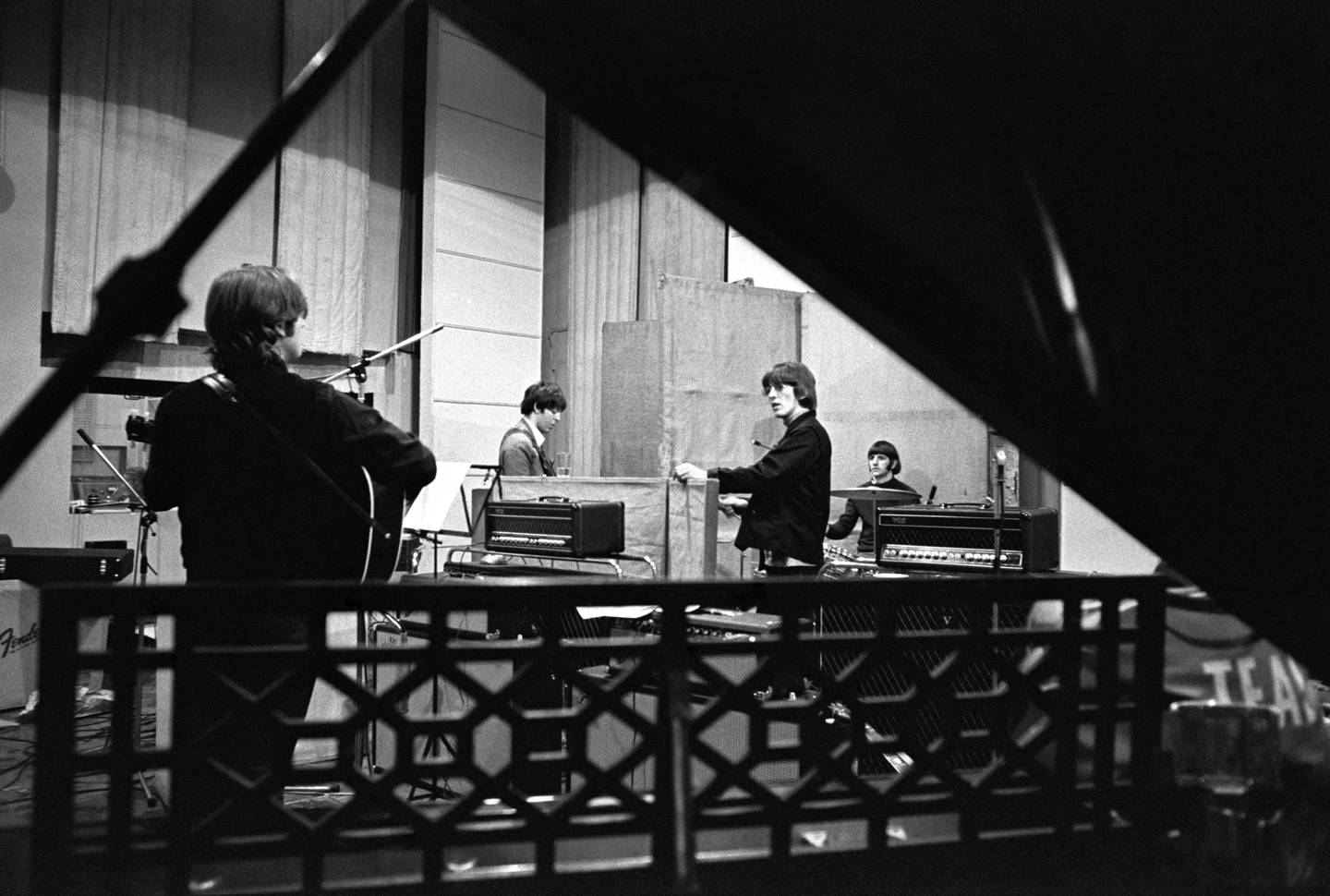 The Beatles under innspillingen av "Revolver" i EMI Studios i london, senere kjent som Abbey Road.