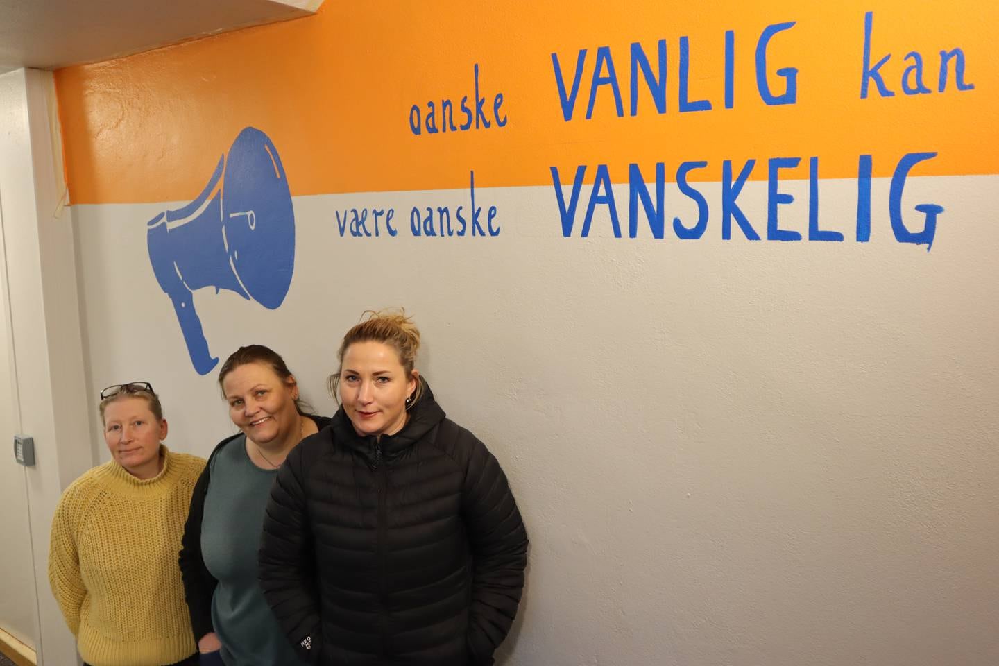 Blå Kors Drammen m Slagord. Anna Larsdotter Liden (52), Tanja Vatnås (47), Camilla Auke Iversen (39).