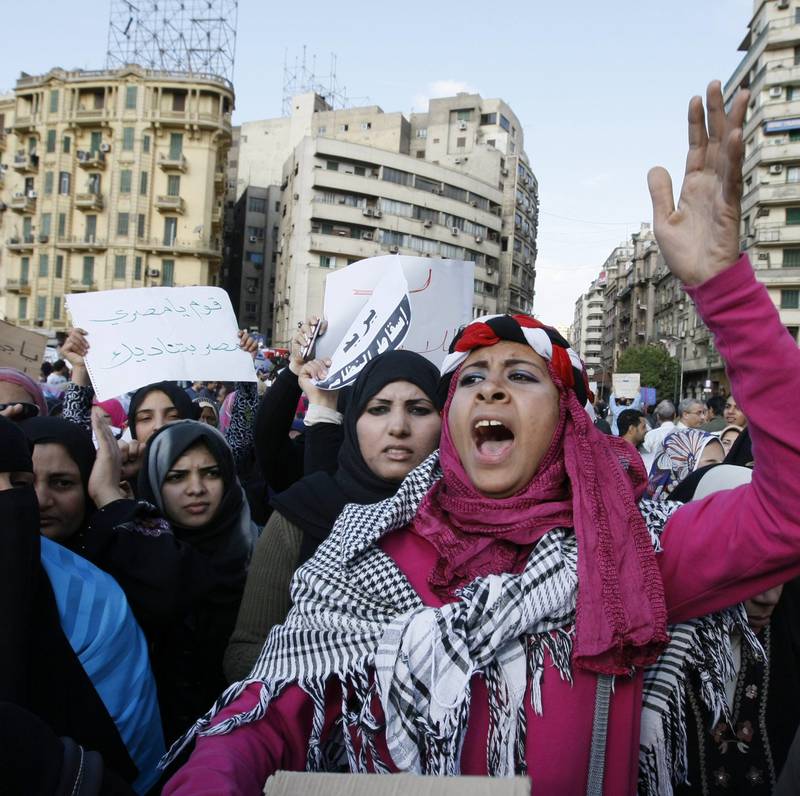 Tahrir: Kvinnene som demonstrerte mot president Hosni Mubarak i januar 2011 var et sjeldent syn og vekket håp i regionen. FOTO: NTB SCANPIX